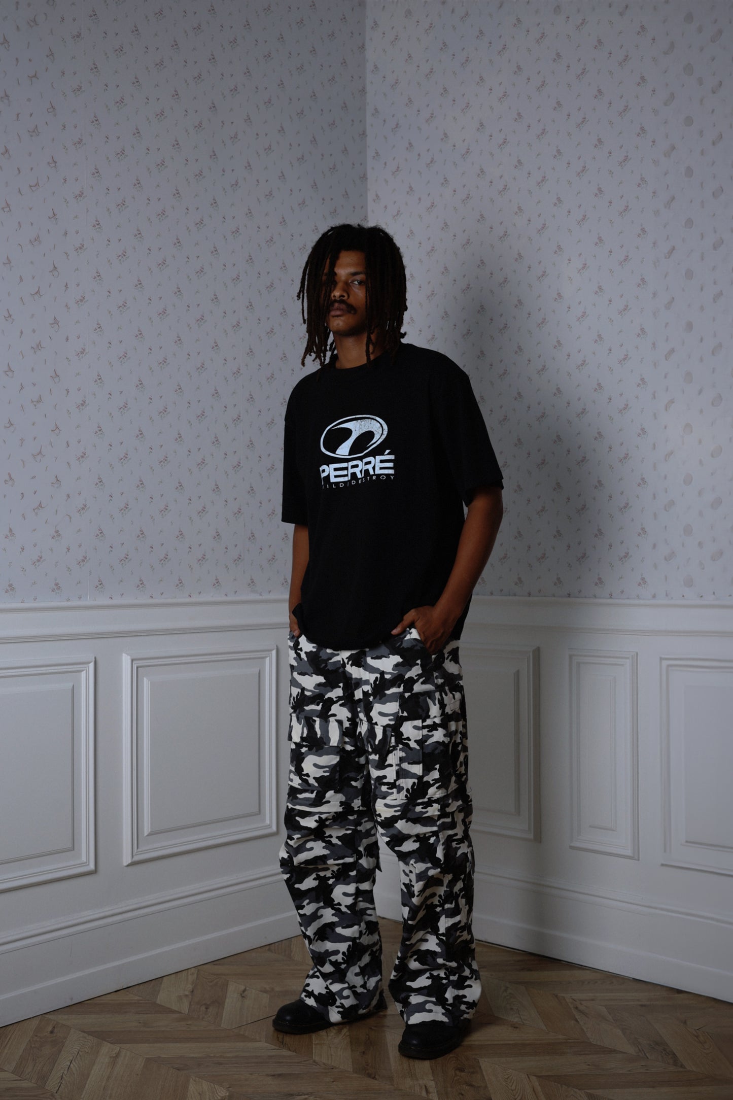 LOGO / SHORT SLEEVE TEE (BLACK)